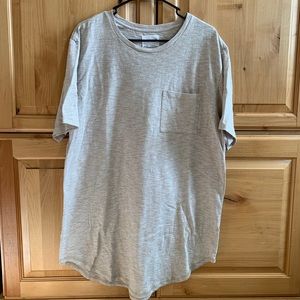 Men’s scalloped tee